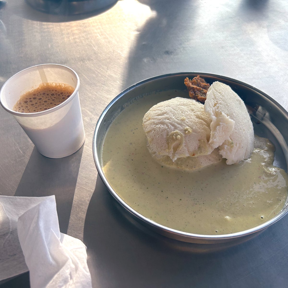 南インドはナンじゃなくてドーサ、
いつものザ・カレーってのはあんまりなくて大体予想に反する味で攻めてきて　それはそれでびっくり美味しいです