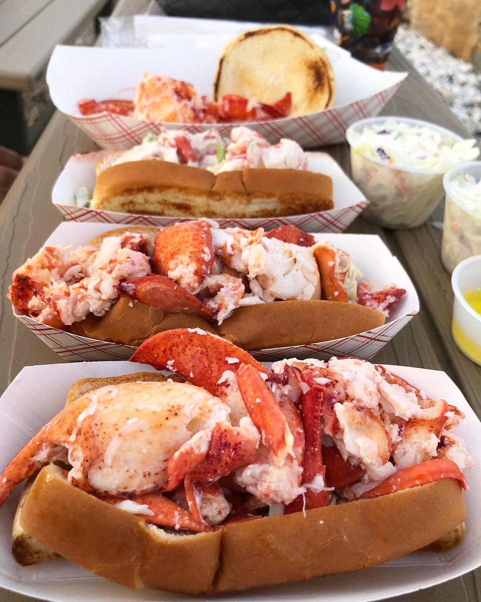 DrinkTravelDine's tweet photo. Lobster 🦞 Rolls , Friday eats? Umm.. butta! 
.
.
#lobster #lobsterroll #friday #fridayeats #yum #yes #butter #likebutta #eat #taste #drinktraveldine https://t.co/QE8lby0tIQ
