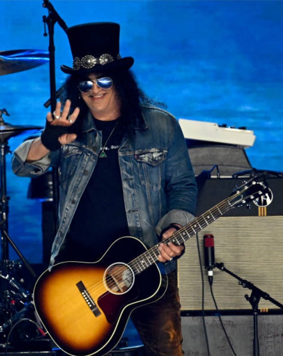 Nightrainloaded's tweet photo. FIREAID Benefit Concert for California Fire Relief at The Kia Forum 30 01.2025
#slash #blackcrowes #theblackcrowes #guitar #slashfans https://t.co/PIb56jCg4b