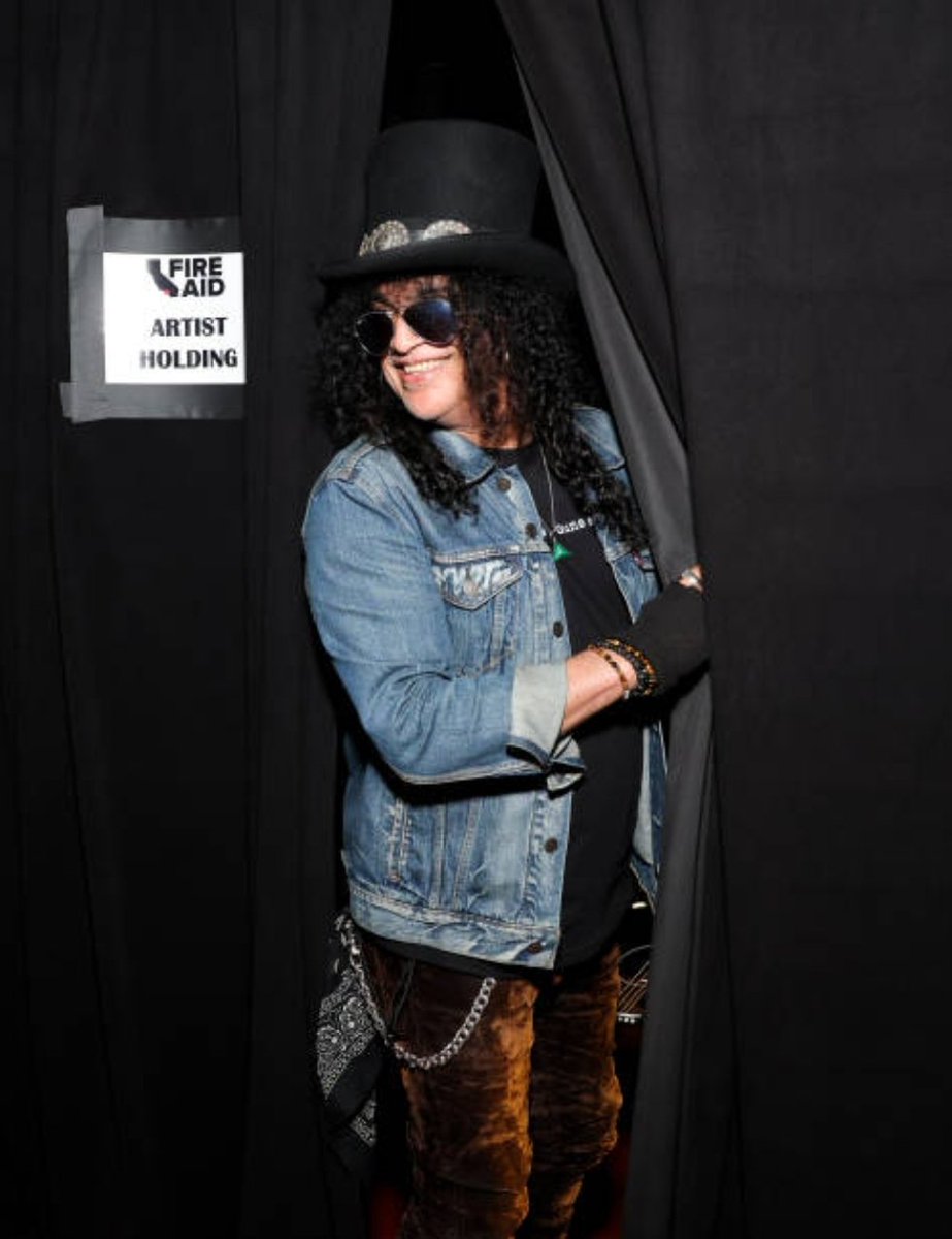 Nightrainloaded's tweet photo. FIREAID Benefit Concert for California Fire Relief at The Kia Forum 30 01.2025
#slash #blackcrowes #theblackcrowes #guitar #slashfans https://t.co/PIb56jCg4b