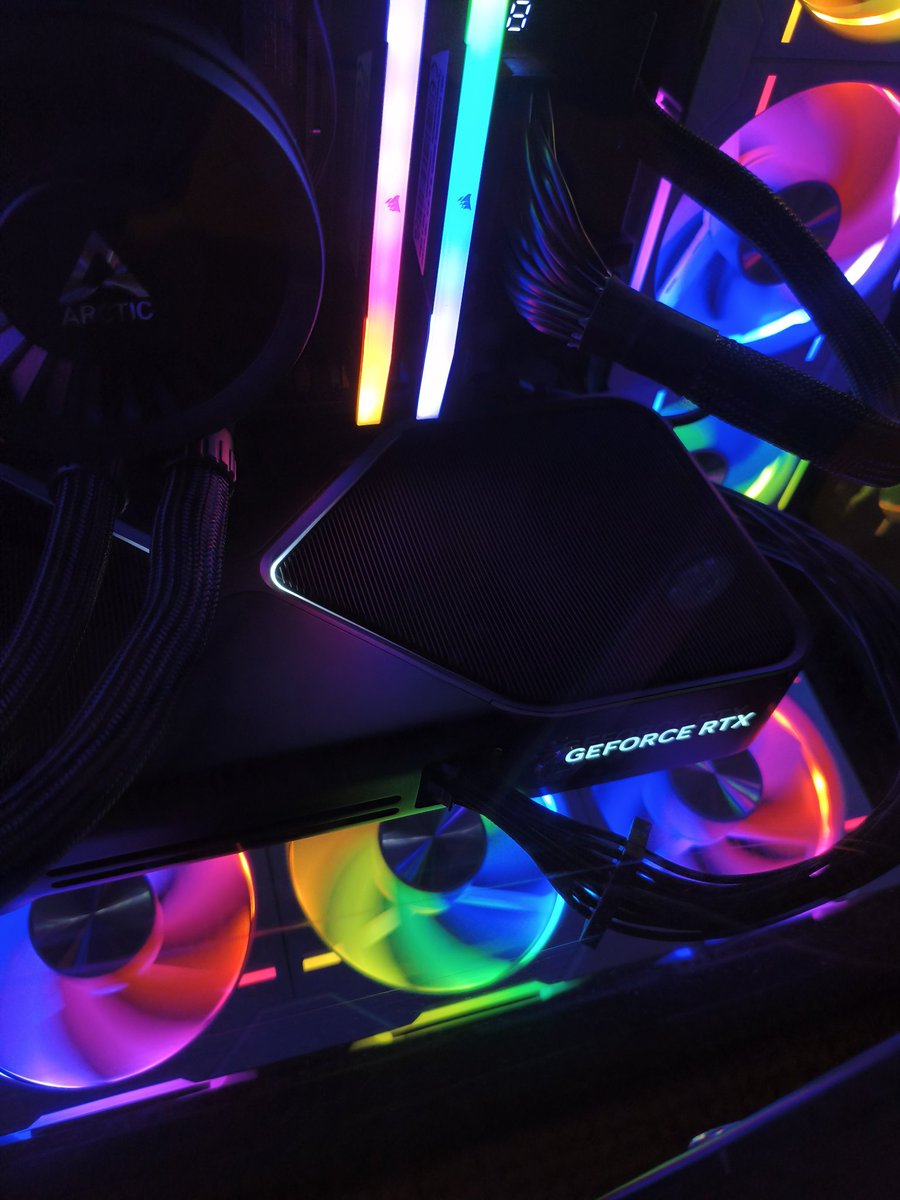 PCMRCult tweet media