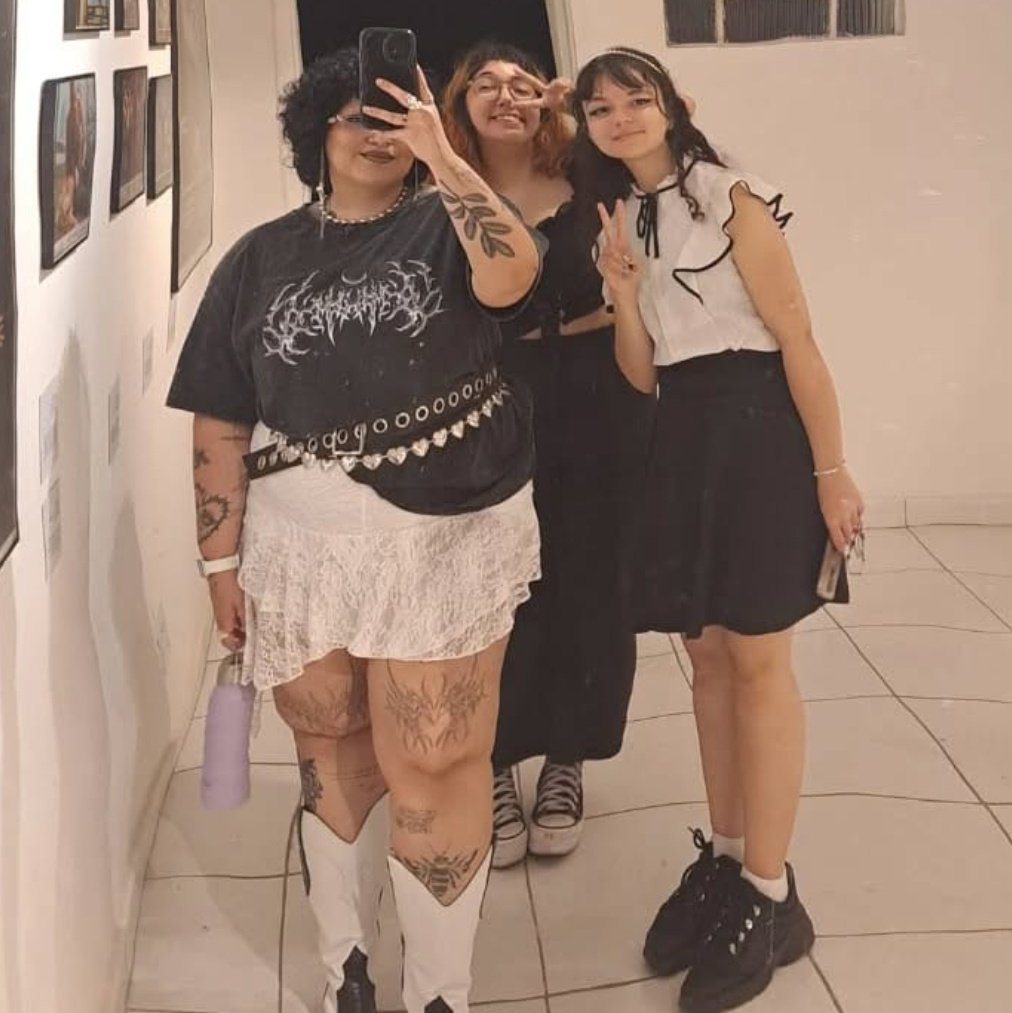 enquanto essa ENCOSTADA conseguiu 59k a toa, munique, minha amiga, sofre com duas doenças raras e precisa de bem menos que isso pra pagar a consulta em uma clínica especializada... engajem quem realmente precisa? 👇