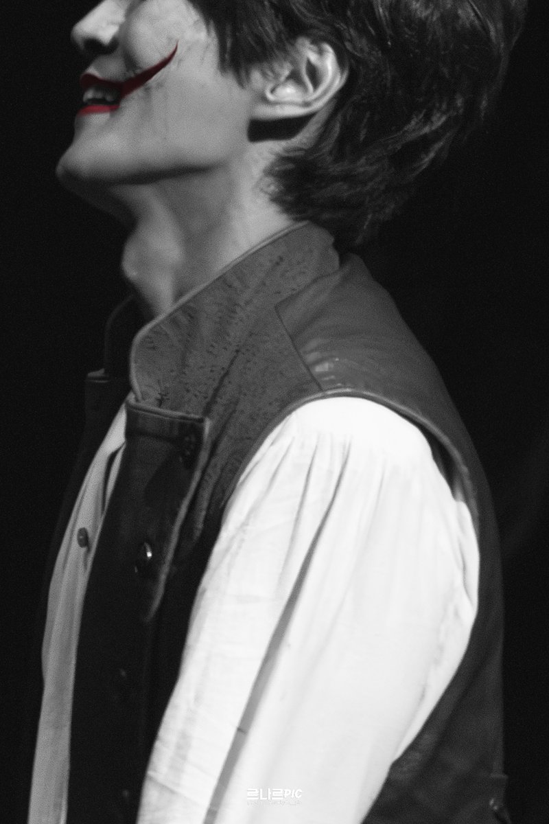 eunhyde__pic's tweet photo. 250130 웃는남자 커튼콜데이               

그윈플렌 | #박은태 배우님

세상은 잔인한 곳 https://t.co/nUGnn0j2YC