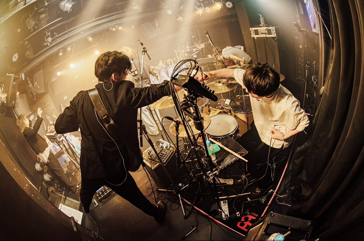 Guitarteru's tweet photo. 最近ね、最後のかきまわしの時、

セト君:🥁ｽﾞｶﾞﾀﾞﾀﾞﾀﾞﾀﾞﾊﾞﾝﾊﾞﾝﾊﾞﾝ!!!!

俺:🙂‍↔️🙂‍↔️🙂‍↔️(ﾓｯﾄﾔｯﾃﾖ)

セト君:🙂→🙂‍↔️→😬→🦍

💢ﾀﾞｶﾞﾀﾞｶﾞﾄﾞｶﾞﾀﾞﾎﾞｫﾝﾎﾞｫﾝﾜｧｧｧｧｫｧｧｧｧｱｱｱ‼︎‼︎‼︎‼︎‼︎‼︎🥁

これが好きすぎる https://t.co/y4hvEJvZpN