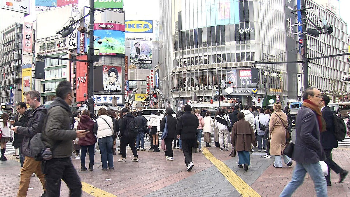 livedoornews's tweet photo. 【移動報告】東京圏の「転入超過」が13万人超に 東京一極集中に歯止めがかからず
https://t.co/JsWTPb1kCI

前の年から1万人近く拡大していて、東京一極集中に歯止めがかかっていないことが明らかになった。一方、40の道府県が「転出超過」で、最も多かった広島県で1万711人だった。 https://t.co/QkdQxsBAOG