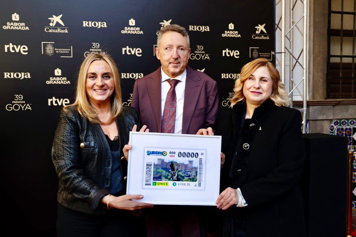 marifrangr's tweet photo. 🔵Presentamos en el @aytogr un nuevo cupón de la @ONCE_oficial dedicado a la ciudad de @Granada, esta vez para el día 8 de febrero con la celebración de los 39 @PremiosGoya como protagonista
#GranadaCiudadDeCine
#Granada Capital Europea de la Cultura #CEC2031
#GranadaEstaDeModa https://t.co/TxqpQWJV1a