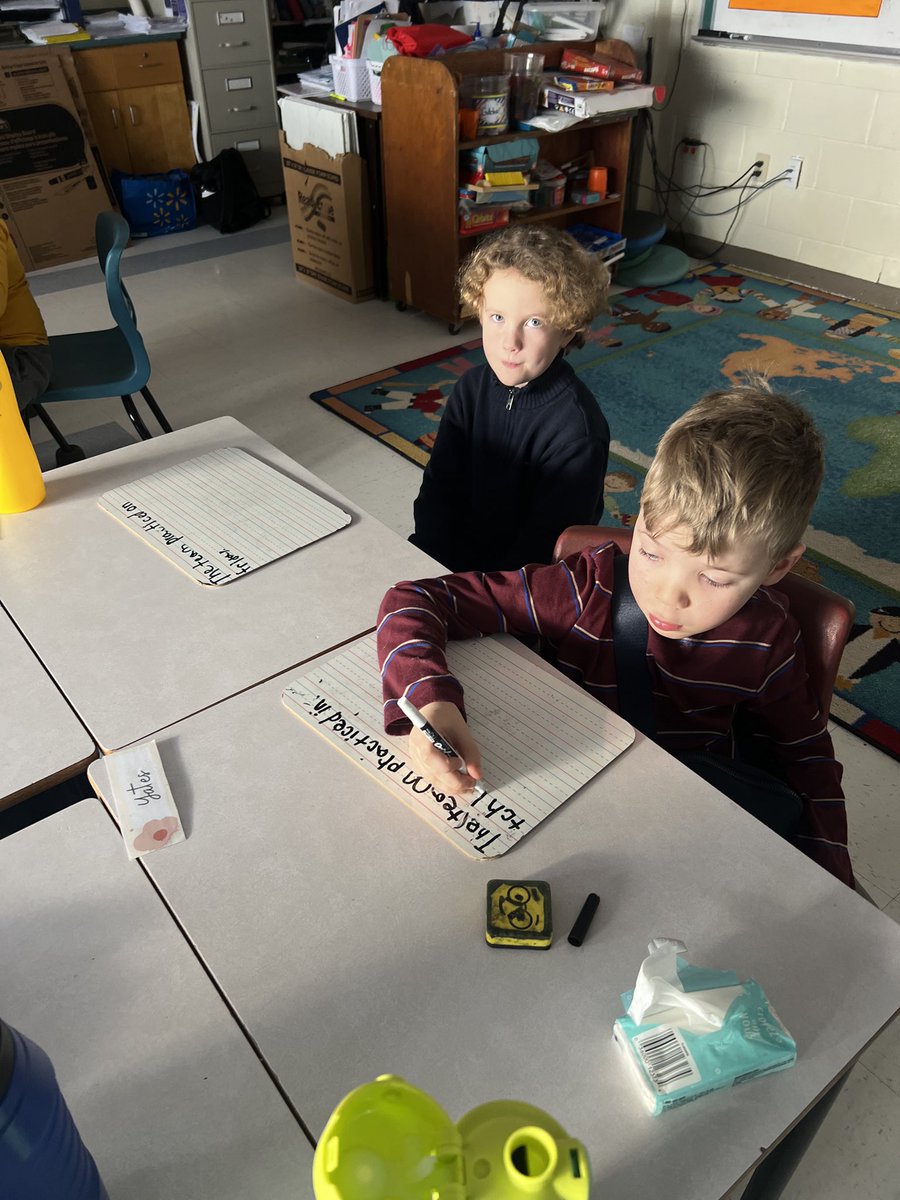 InvernessECA's tweet photo. “Our Grade 2 students are tackling sentence fragments this morning! ✏️📚 They’re learning to turn incomplete thoughts into full sentences. #SRCECatchAWriter 
#SRCEForTheLoveOfLiteracy2025 
@SRCE_Literacy https://t.co/JsPSd76MOT