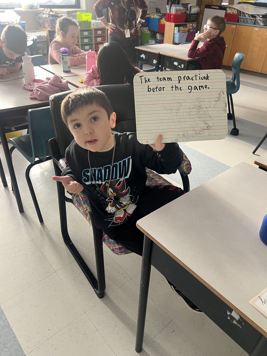 InvernessECA's tweet photo. “Our Grade 2 students are tackling sentence fragments this morning! ✏️📚 They’re learning to turn incomplete thoughts into full sentences. #SRCECatchAWriter 
#SRCEForTheLoveOfLiteracy2025 
@SRCE_Literacy https://t.co/JsPSd76MOT