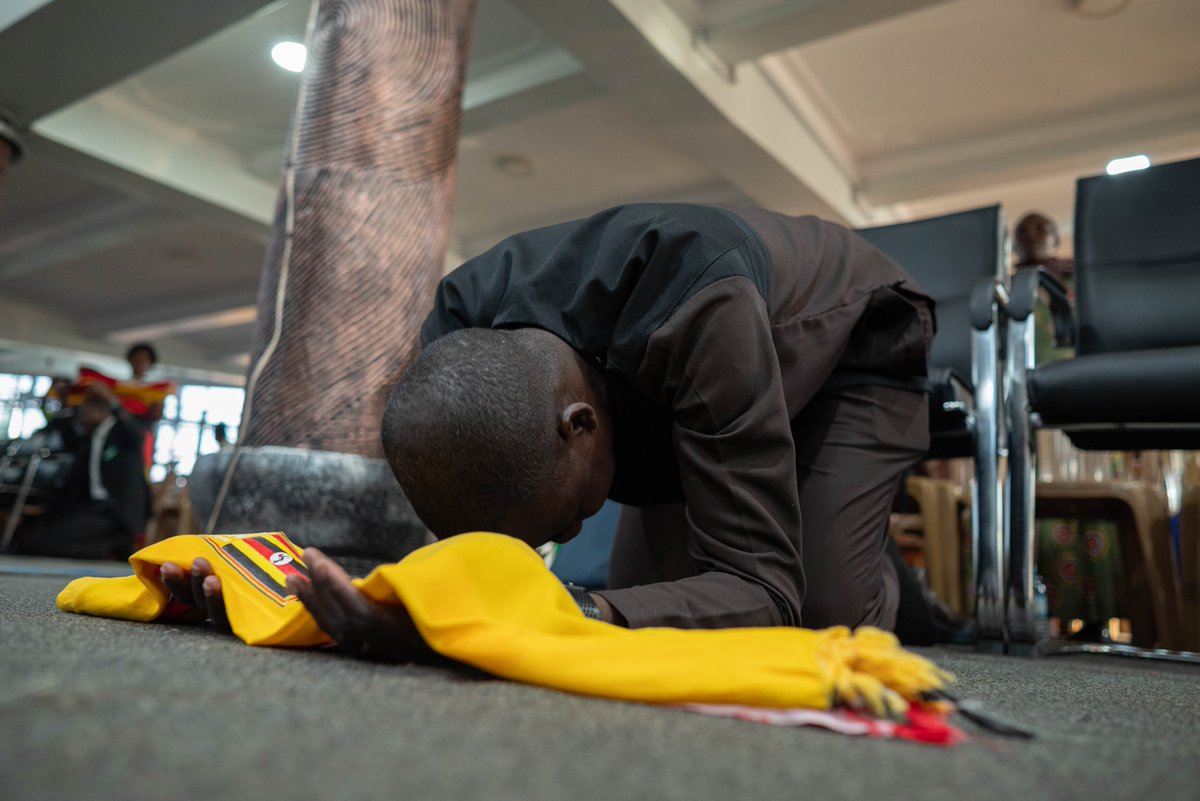 klt256's tweet photo. "Change is coming over Uganda by the power of prayer"- Ap. @TSekyanzi
#yearofexceedingkingdomglory #kingdomempowermentsummit #KingdomLifeTabernacle
#kes25
#kltuganda
@Agnessekyanzi @r_mayanja @felixokello @Dausonmusasizi https://t.co/RjzRy76jQZ