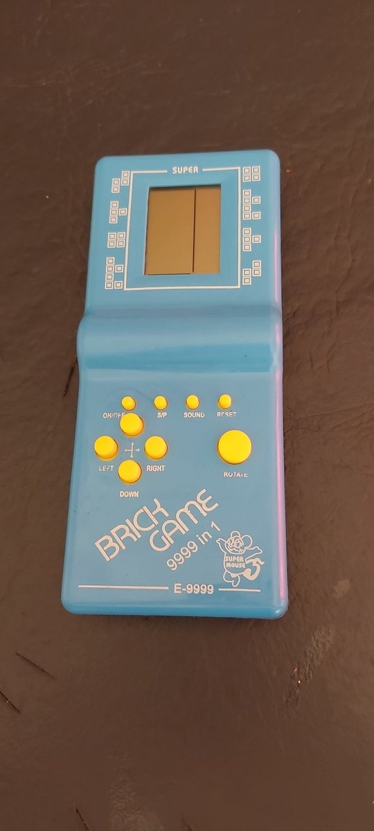 profeabigimenez's tweet photo. #patriayfamilia #JuliFija
Esto me da nostalgia, horas y horas jugando al tetris.
Ahora le compre uno a mi hijo jaja https://t.co/YWm6V7lV4m