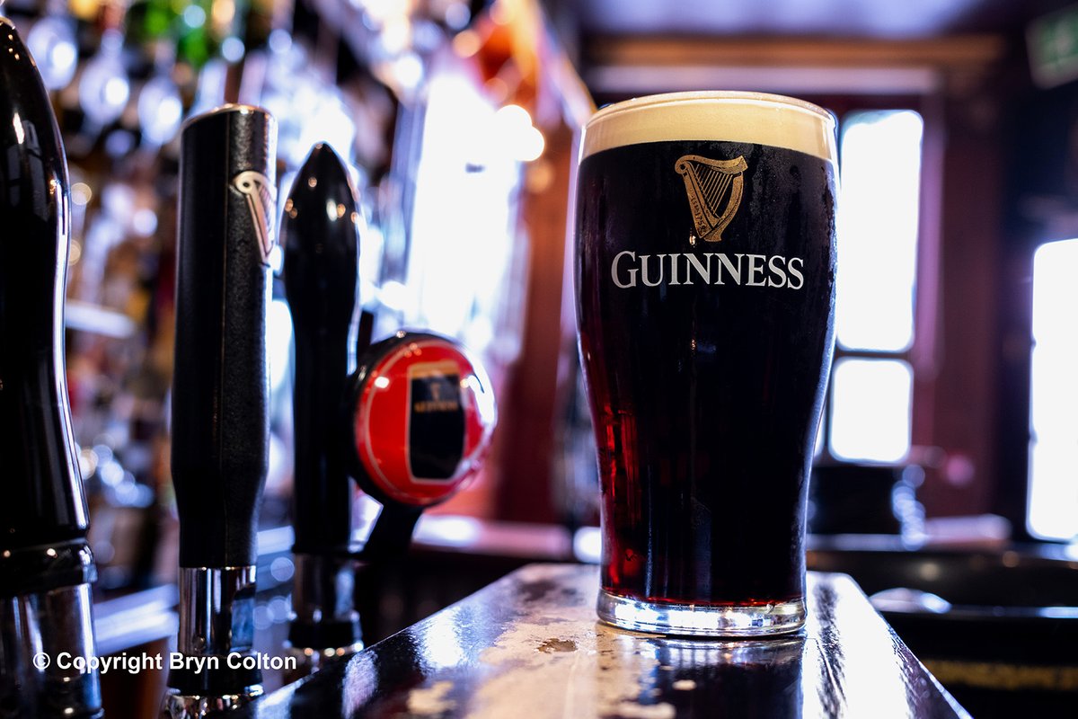 Guinness! No shortage here. A new set now on the Getty News site.  bit.ly/42UvRJN
Do head over for a great pint at the <a href="/AuldShill/">Auld Shillelagh</a>  and my
thanks for the help with the pics. 
© Copyright Bryn Colton

@gettynews
#guinnesssixnations 
#auldshillelagh
#ireland
#irishstout