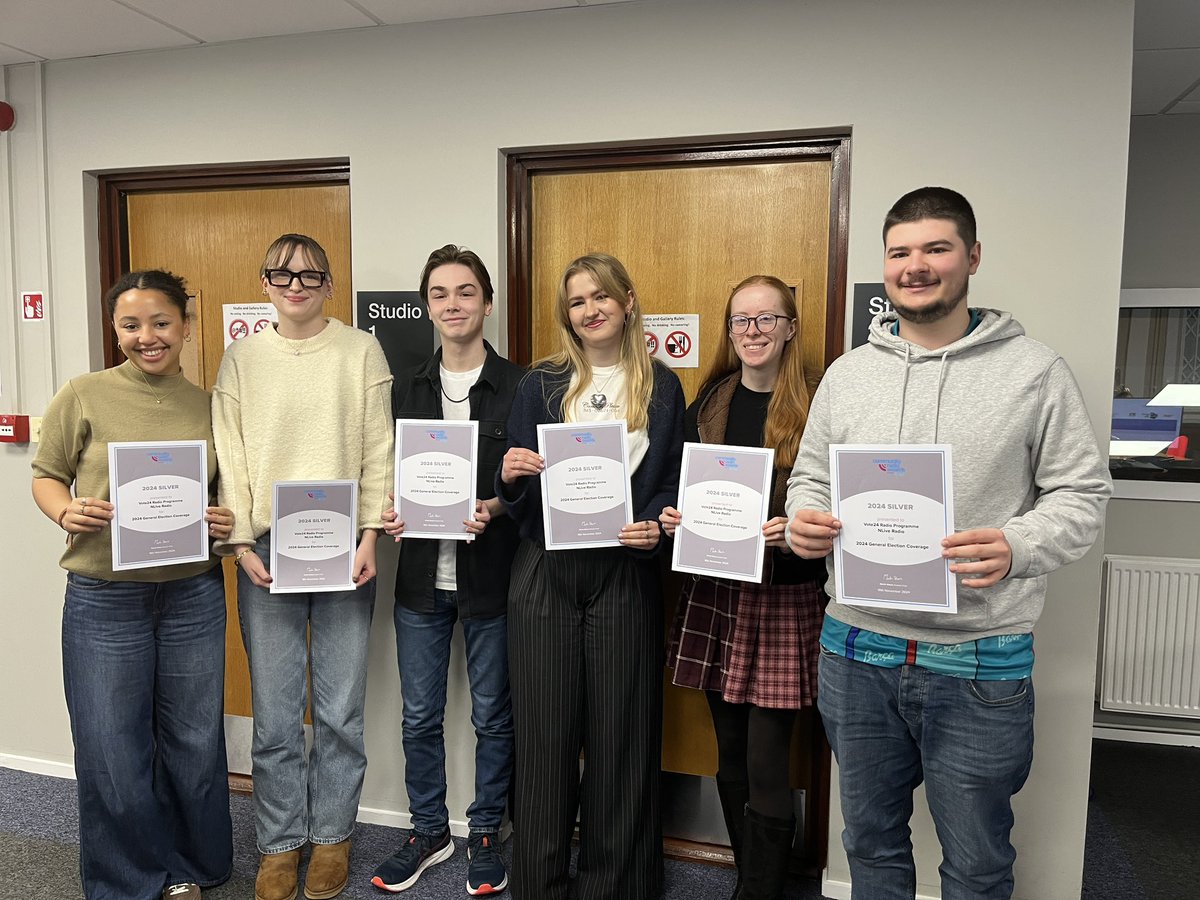 UEA_journalism's tweet photo. Today we’re celebrating our brilliant election night journalism team from @uniofeastanglia who joined forces with students from all over the UK to report on #Election2024 for @BJTC_UK and won a silver 🥈at the @CommRadioAwards in the process. https://t.co/NfsaQFUnxZ