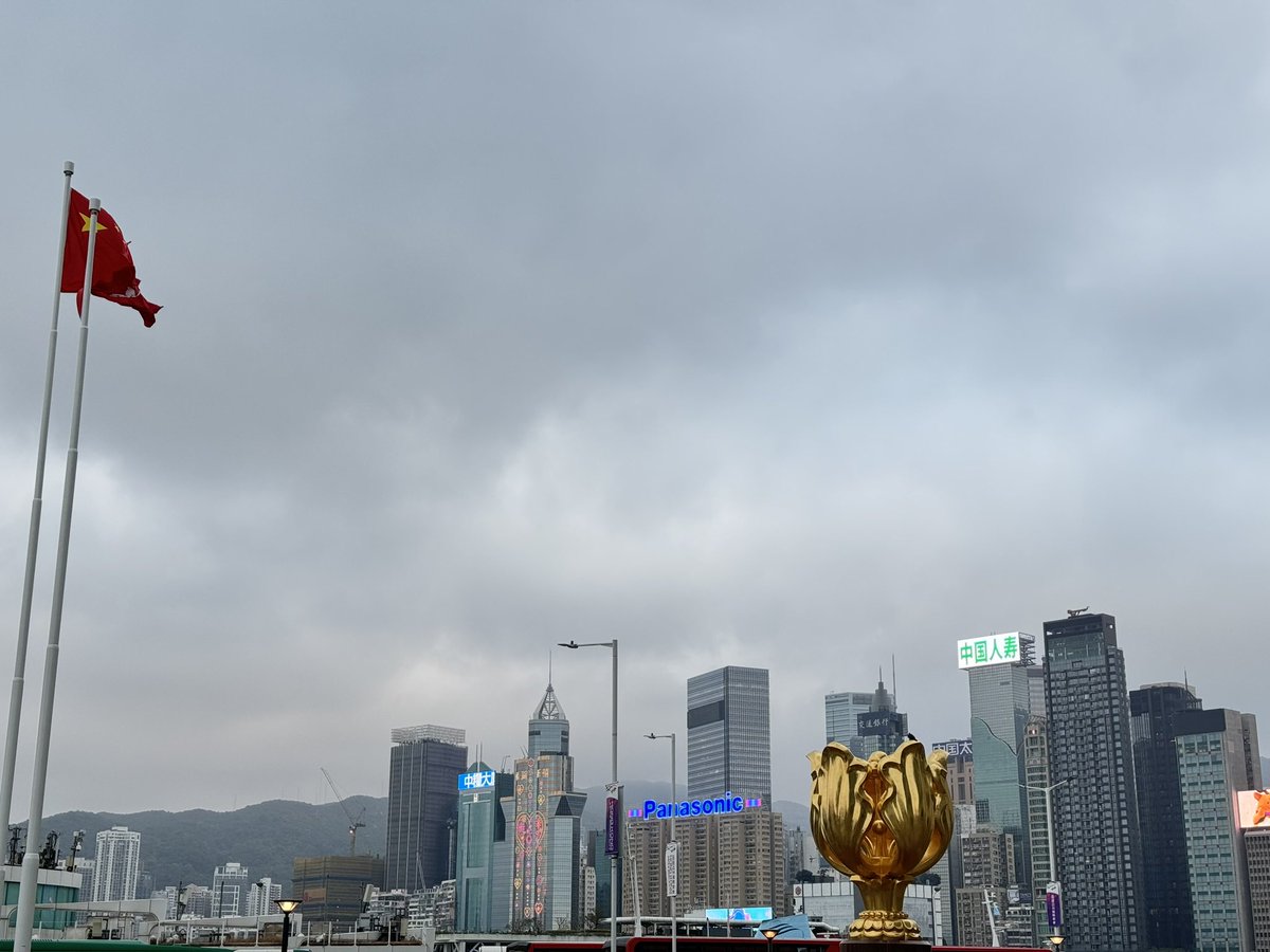 lufunghik's tweet photo. 2024年相比于过去的几年来说是充实的一年，在三亚度过了春节，随后去深圳看了几年未见的朋友，虽然毕业之后就再也没见过，但经常聊天就像网友面基一样。一起去了纸醉金迷的澳门，随后去了香港，香港与我想象中差不多。 https://t.co/z2dNlpV5av