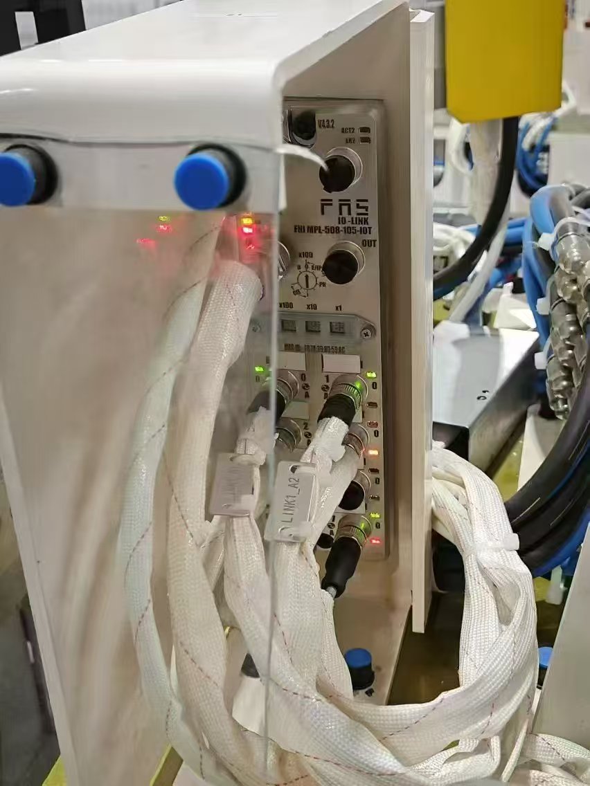 faselectronics's tweet photo. 🔥 #Smart Manufacturing, Simplified!
IO-Link Master, Hub &amp; Valve Island for efficient, seamless automation.

✅ Plug &amp; Play – Quick setup, minimal downtime
✅ Remote Monitoring – Real-time insights 📡

🌍 Connect. Control. Optimize.
💬 What’s your #automation challenge? https://t.co/YM5IFF93Z8