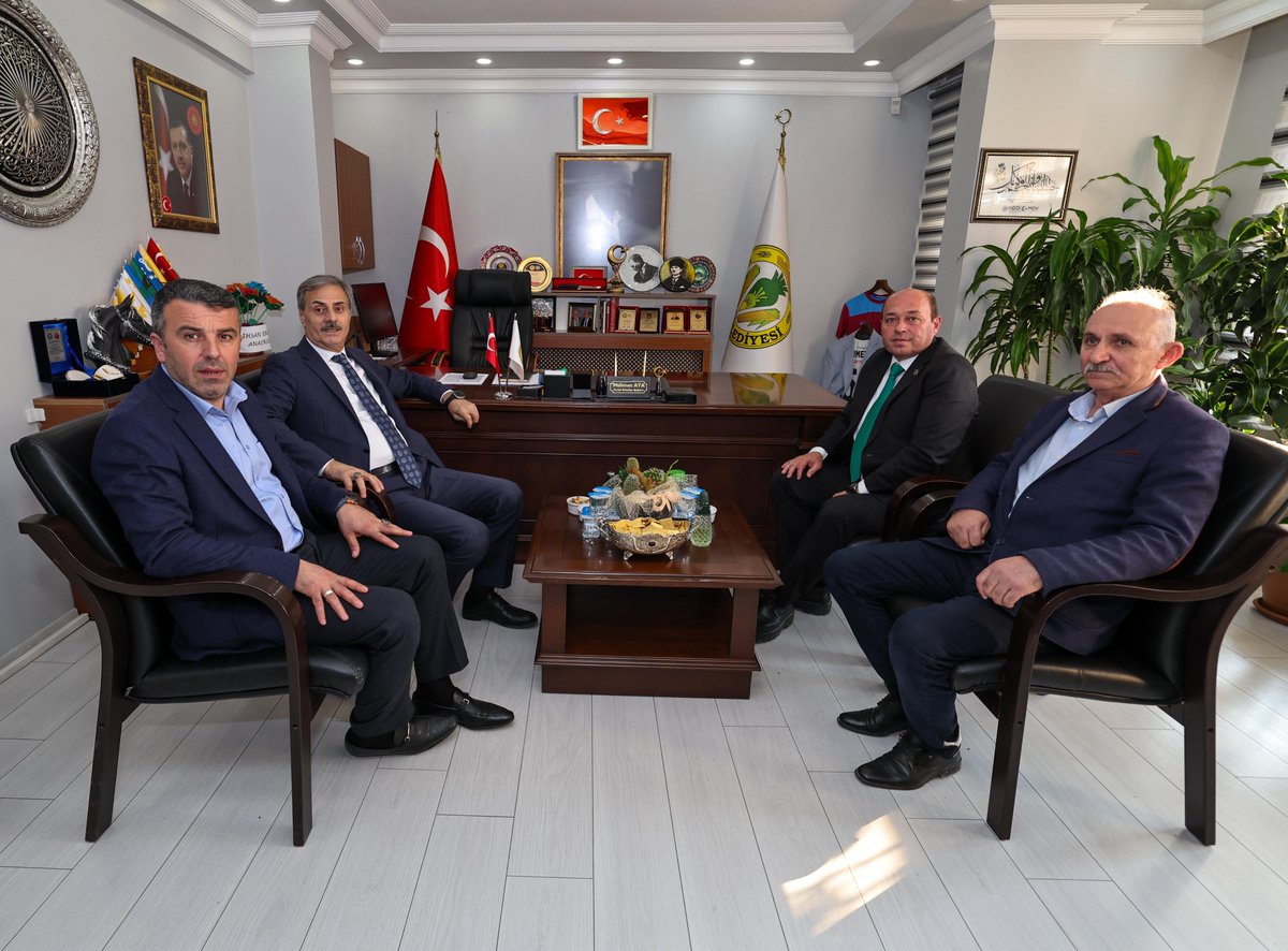 AK Parti Ferizli İlçe Başkanımız Ramazan Serhoş ve MHP İlçe Başkanı Veysel Dikbaş ile birlikte Ferizli Belediye Başkanı Mehmet Ata’yı ziyaret edip çalışmalarımız hakkında istişare gerçekleştirdik. 
Başkanımıza misafirperverliği için teşekkür ediyor, çalışmalarında kolaylıklar