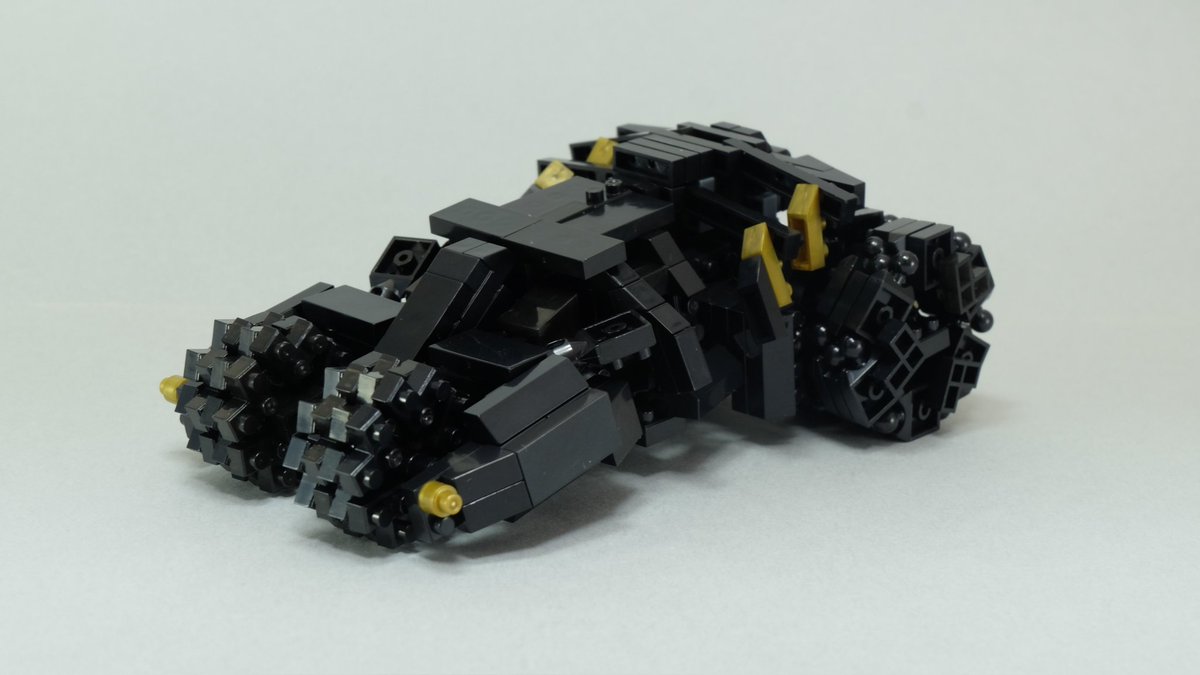 kuremochi40's tweet photo. Daisoプチブロックでダークナイト・トリロジーよりバットモービル タンブラーを作りました。
複雑な形状がなかなか掴めず苦心しましたが、なんとか手のひらサイズの形に収まりました。それっぽく見えるでしょうか。

#プチブロック https://t.co/xcMqFTL9Pg