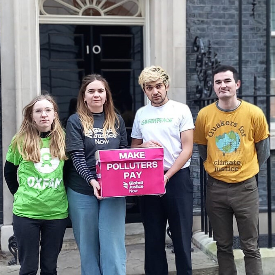 oxfamgb's tweet photo. The biggest &amp; wealthiest climate polluters are being allowed to get even richer while millions of people are pushed deeper into poverty by the climate crisis. We joined @GlobalJusticeUK @MakePolluterPay @Greenpeace &amp; @BritishQuakers to tell the Government to #MakePollutersPay ✍️ https://t.co/E8Fx8rhYd0