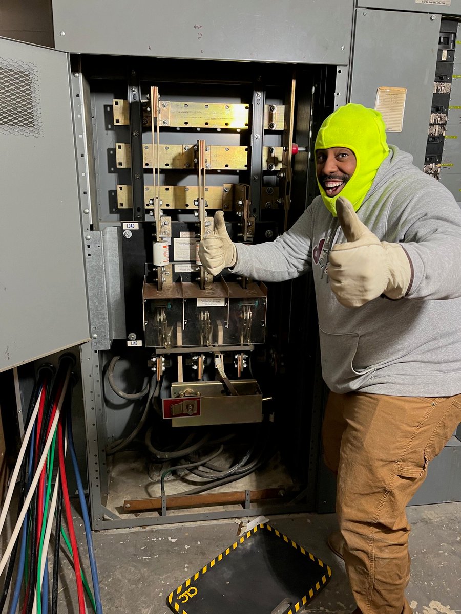 ibewlu654's tweet image. Happy National Have Fun at Work Day! Here’s a throwback to our members enjoying themselves on past job sites. Do any of these sites look familiar to you? #NationalHaveFunAtWorkDay #IBEW #Local654 #UnionStrong