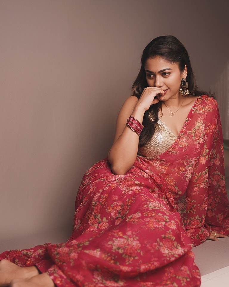 GioHTB8a4AAcF4U?format=jpg&name=medium