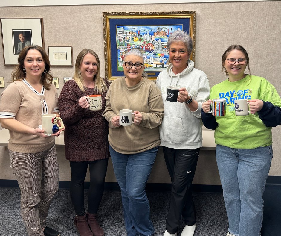 UWOzarks's tweet image. Happy Hot Chocolate Day! ☕ The team got together to show off their favorite mugs. We'll use any excuse to have a sweet treat. 🤤

#417LeadingtheWay #UnitedIstheWay #HotChocolateDay