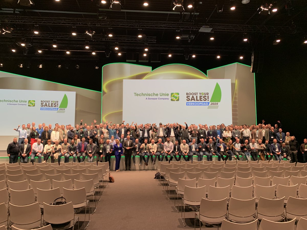 Wat een team. 💚💛  Wat een energie. 🔋 Wat een boost! 🥊 En wat een fantastische dag! 🙌 Team Verkoop van Technische Unie en Ubel was vandaag in het NBC voor de landelijke verkoopdag. Bedankt allemaal! We gaan er samen met klanten en leveranciers een geweldig 2025 van maken. ⛵