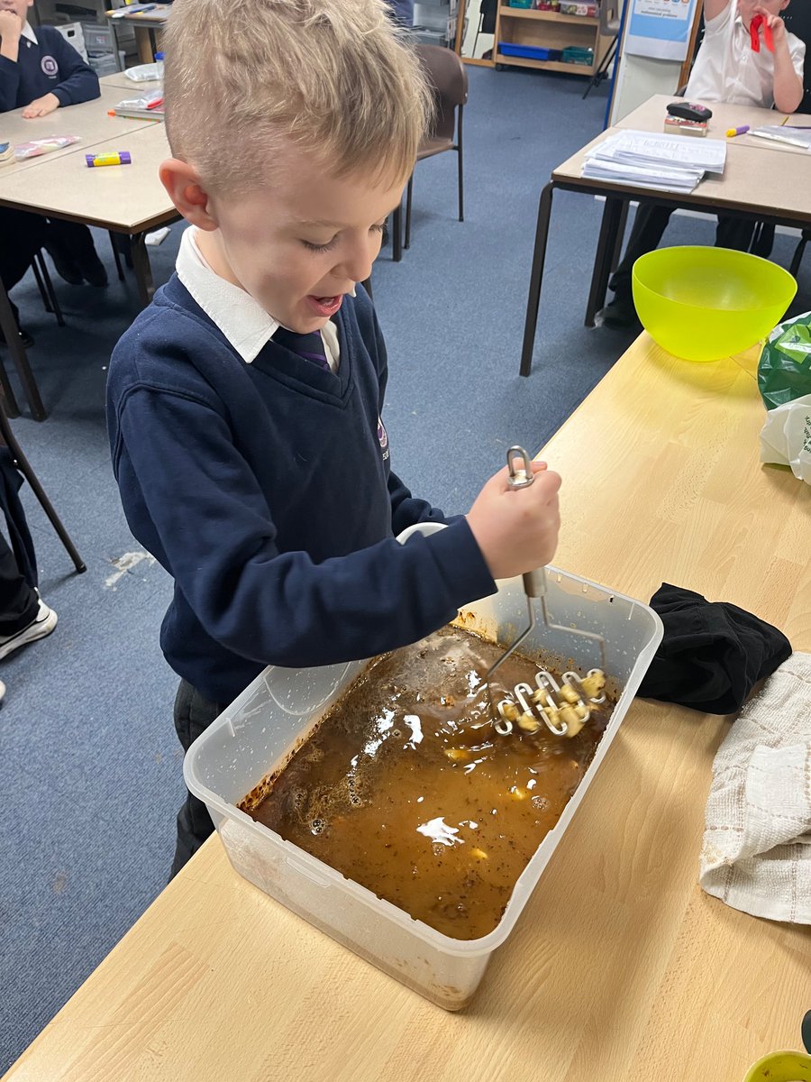 MissPSymons's tweet photo. Describing the functions of the digestive system. Please ask your children about this lesson π
#TheMillScience https://t.co/R2e4A1kgfm
