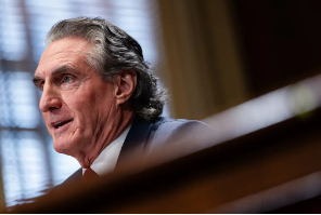 Business613221's tweet image. Doug Burgum has been confirmed by the Senate as Interior Secretary. 🌍🏛️ His new role will involve overseeing federal land management and natural resources. #InteriorSecretary #DougBurgum #SenateConfirmation