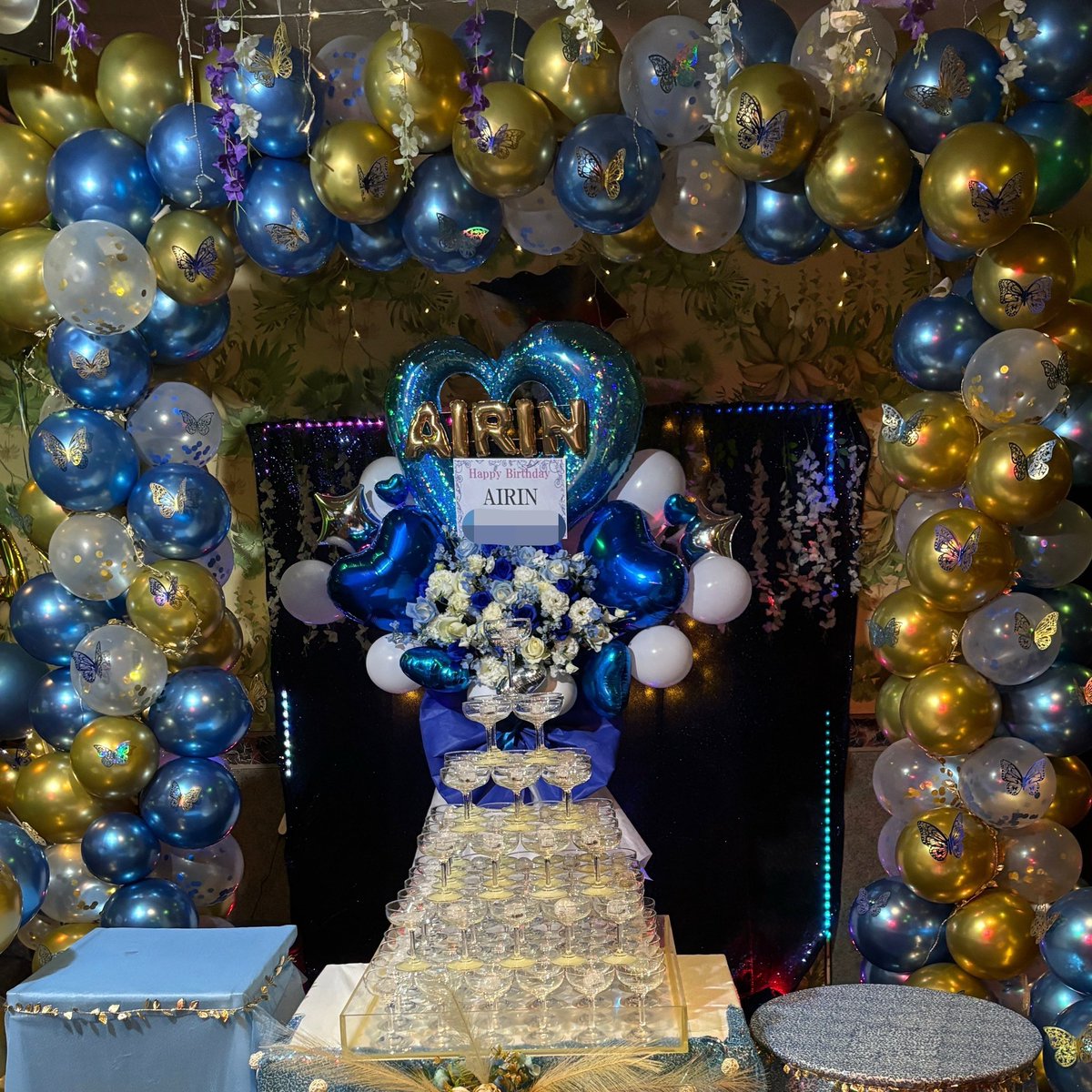 Rosemary8787's tweet photo. フィリピンパブ mareko💙AIRINさん💙Birthday💙に、ブルー系バルーンスタンド花🫐お届けさせて頂きました🚐💨
ご依頼頂きありがとうございました😊
#生誕祭 #Birthday #フィリピンパブ #mareko #一宮 #ゴージャス #フラスタ
#薔薇 #バルーンスタンド花
#名古屋の花屋ローズマリー
#名古屋市東区 https://t.co/LeXfaBYrF8