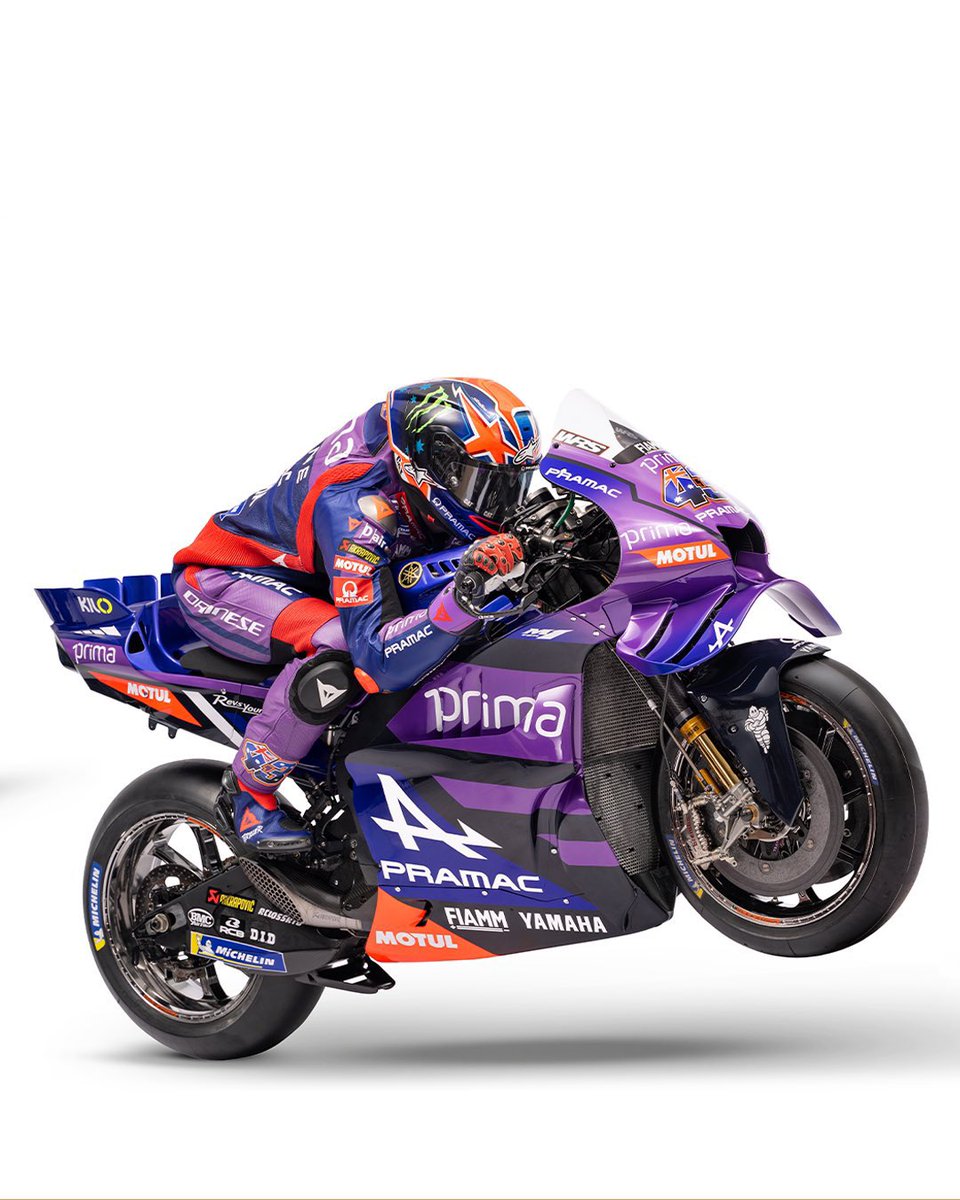 ElBdMotorsport's tweet photo. Presentación de @pramacracing . La moto es muy bonita. #MotoGP #ShakedownTest #TestSepang https://t.co/JL5phDAS5B