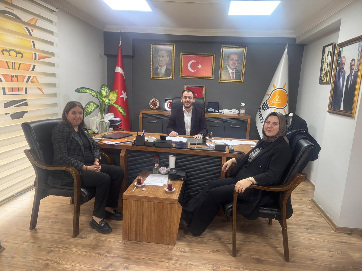 SemihaEkinci58's tweet photo. MANİSA-YUNUSEMRE
8.Olağan il Kongresi öncesi Yunusemre ilçe Başkanımız Sayın İlkcan Durmaz’ı ziyaret ettik. Manisa Dünya Liderini bekliyor.. https://t.co/ZRmeWrOXmt