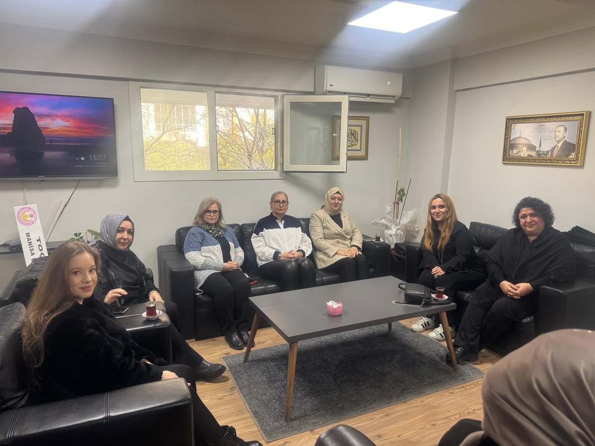 SemihaEkinci58's tweet photo. MANİSA-YUNUSEMRE
8.Olağan il Kongresi öncesi Yunusemre ilçe Başkanımız Sayın İlkcan Durmaz’ı ziyaret ettik. Manisa Dünya Liderini bekliyor.. https://t.co/ZRmeWrOXmt