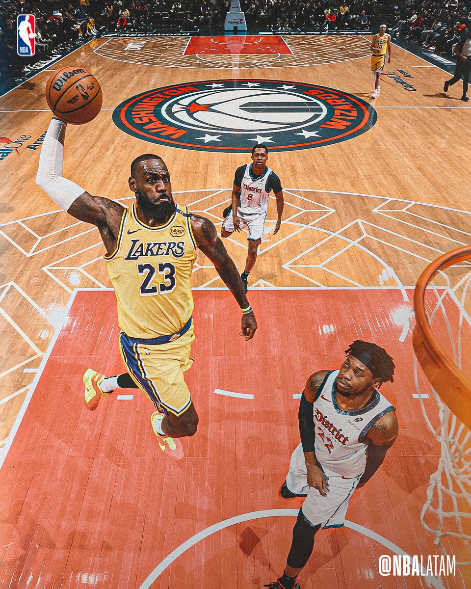 PasionBasketNBA's tweet photo. El FOTÓN que dejó anoche LeBron James https://t.co/jIp7O666Sk