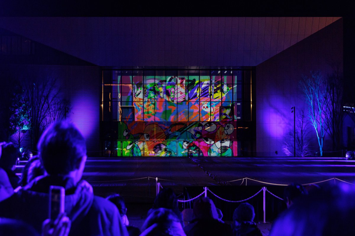 先ほど無事に『Tachikawa Twinkle Garden』でのライブペイント出演が終わりました。浅田真央さんをゲストに迎えた開会式から多くの人で賑わっており、アートを好きなお客様やお子様連れの方々に楽しんでもらえたかと思っています。ご覧いただいた皆様、ありがとうございました。 #アールブリュット