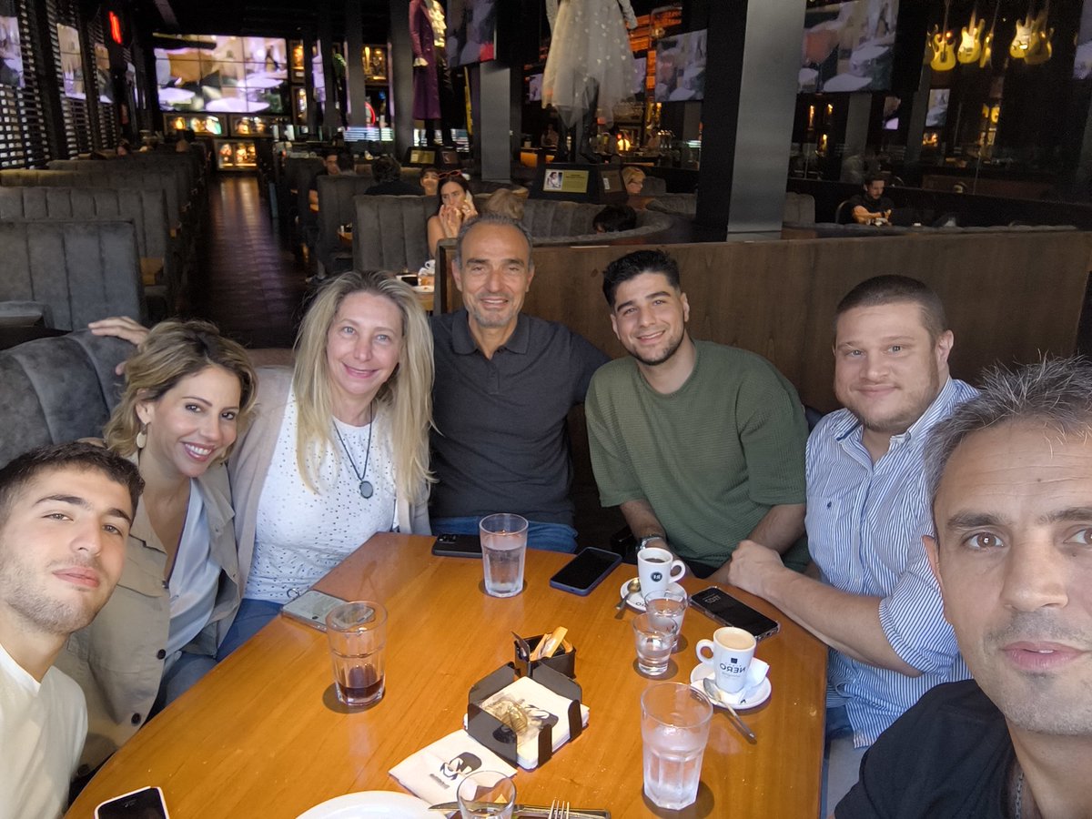 LA LIBERTAD AVANZA en Santa Fe.

🩵🤍🩵