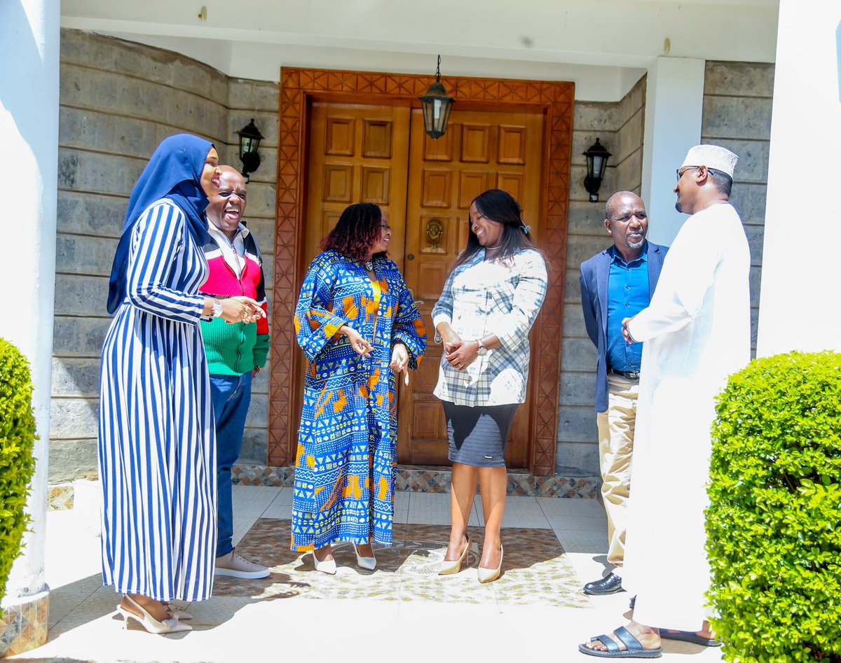 OleItumbi's tweet photo. Today, we took a bold step toward a more coordinated, strategic approach for our creatives—ensuring they are fully empowered to produce, export, earn, and thrive.

Grateful to PS Culture, @UmmiMBashir ; PS Youth & Creative Economy, @@IsmailMaalim19 ; PS Devolution, @TerryMbaika, plus Konza & ICT reps for their insights.

Next, we engage PS Education, SME, Cooperatives, ICT & KRA—all working to give creatives full government backing.

Our goal, More jobs. More opportunities. Sharing happiness!