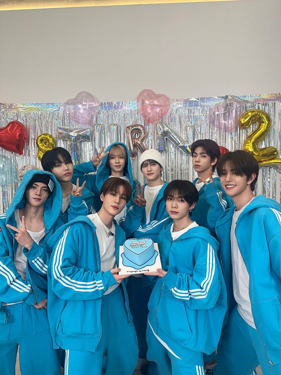 8TURN_official tweet picture