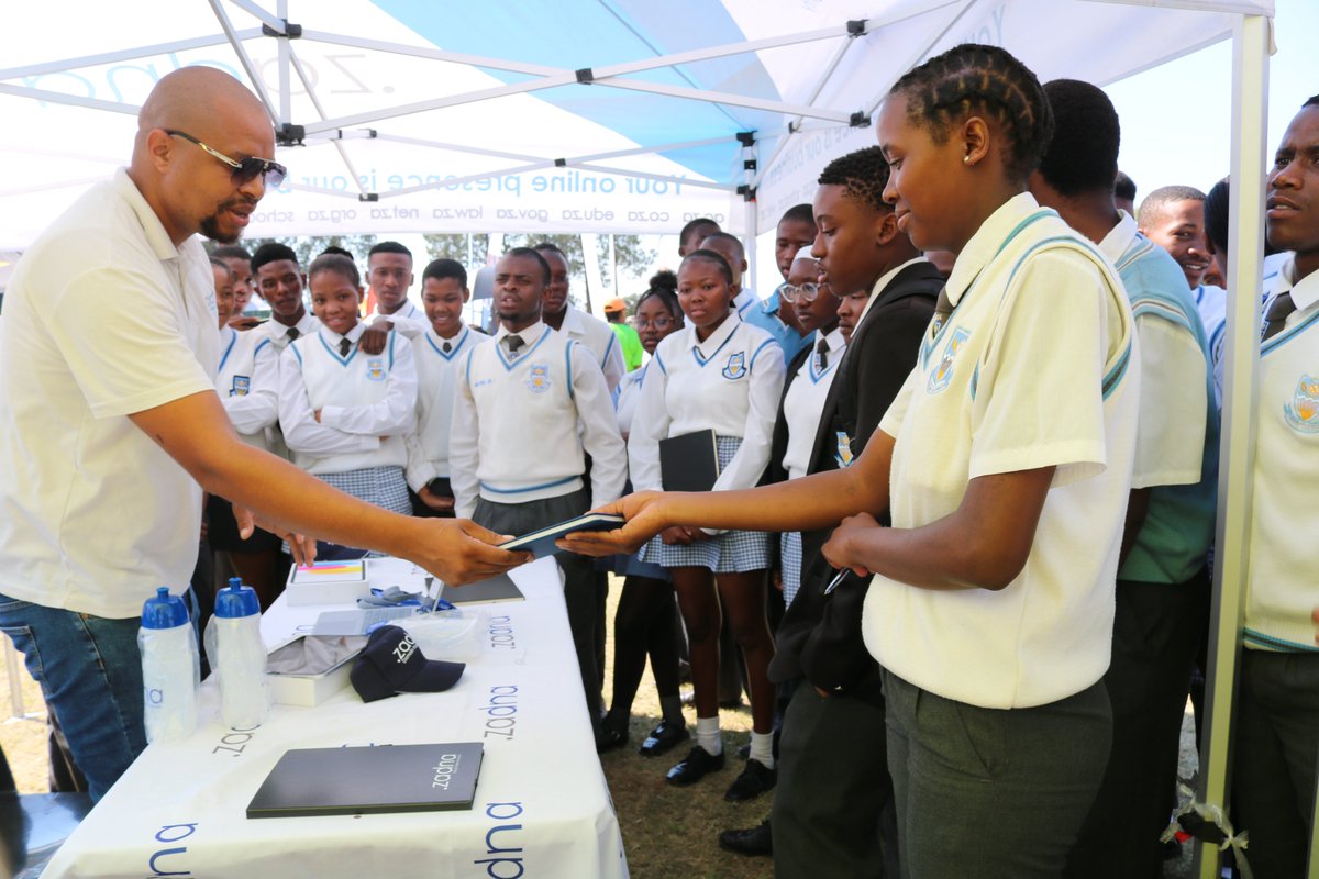 Department of Communication &amp; Digital Technology opens a Cybe Lab at Meyerton Secondary School. Entities such as ICASA, NEMISA, SABC, SITA and ZADNA showcase career.
<a href="/GCIS_Ekurhuleni/">GCIS@Ekurhuleni🇿🇦</a>
<a href="/GCISGauteng/">GCIS Gauteng Prov Office</a>
<a href="/MidvaalLM/">Midvaal Local Municipality</a>
<a href="/PeterTeixeiraEM/">Executive Mayor Peter Teixeira</a>
@Comms