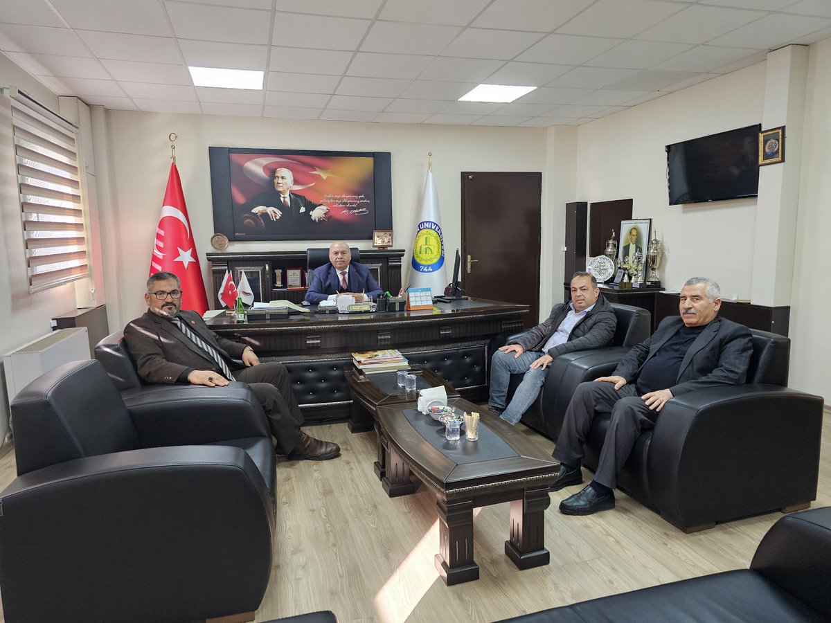 BİRLİK OLARAK İLK ZİYARETİMİZ!!!
Tabiki bilimin,irfanın merkezi <a href="/harrangezi/">Harran Üniversitesi</a> ne,tarımın şifası <a href="/ZiraatHru/">Harran Üniversitesi Ziraat Fakültesi</a> ne kıymetli dekanımız <a href="/hayilmaz63/">Prof.Dr.Ahmet YILMAZ O bayrağa uzanan eller kırılı</a> hocamıza oldu. Yaklaşımından,nazik ev sahipliginden ötürü kıymetli hocamıza candan teşekkür ederiz.<a href="/hasansildak/">Hasan ŞILDAK</a> <a href="/CYAZMAC/">CEVAHİR ASUMAN YAZMACI</a> <a href="/mcanpolatnet/">Mehmet CANPOLAT 🇹🇷</a>