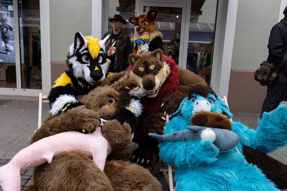A big pile of fluff.

🐾: <a href="/WolfRalle_/">WolfRalle</a> , <a href="/DASPRiD/">Ben Scholzen 'DASPRiD'</a> , NerdyPearl
📸: Akai
🏙️: Karlsruher Suitwalk 21.10.2023
#FursuitFriday #fursuiter #furryfandom #furries #furry