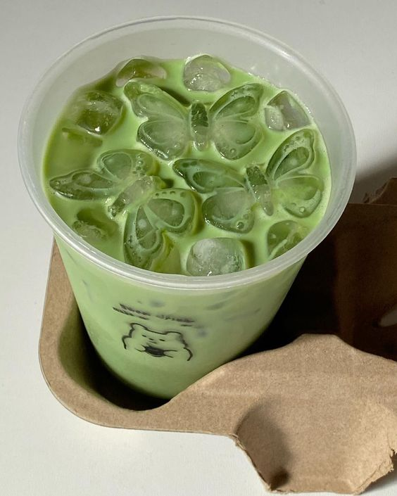 daily_dolce's tweet photo. Butterfly matcha https://t.co/Dx1FECj9Js
