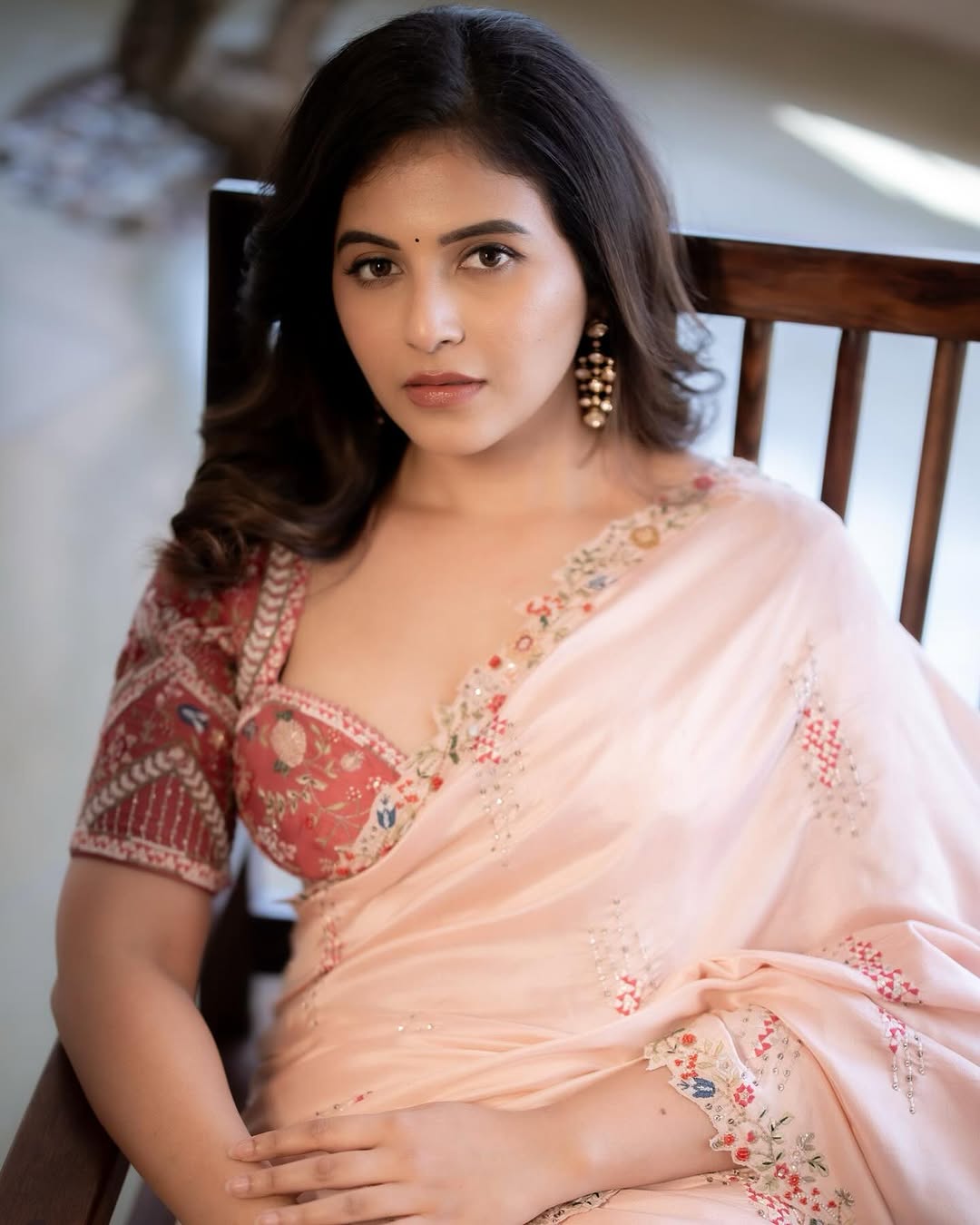 GioM3LLXQAACup8?format=jpg&name=large