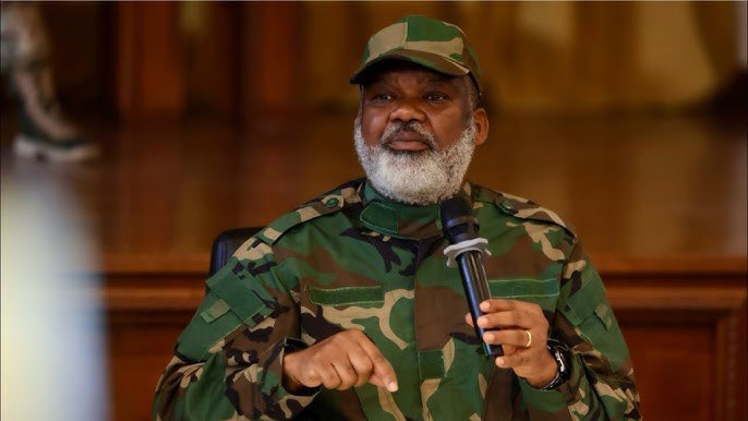 RDC

Corneille NANGAA, le faux libérateur qui s’inspire de la mauvaise manière, la lutte de Mzee KABILA.

Nous attendons qu’il nous dise comment il va payer la facture de soutien militaire et logistique du Rwanda.

NANGAA a assisté à l’humiliation de nos militaires ses alliés,