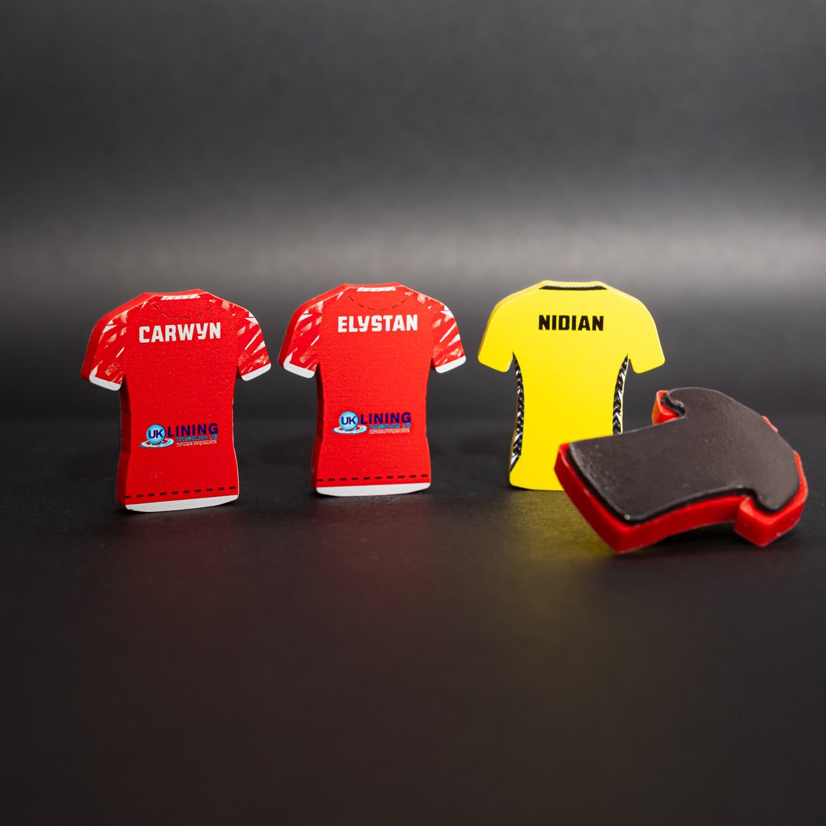 YrGameYrName's tweet image. Custom tactic board magnets for CPD Cerrigydrudion, featuring players’ names on the back 🔥⚽️ 

Need your team’s names or numbers? We’ve got you covered – bespoke, sharp, and ready for action! 

#BespokeMagnets #CustomDesign #TacticBoard #FootballGear #GameChanger