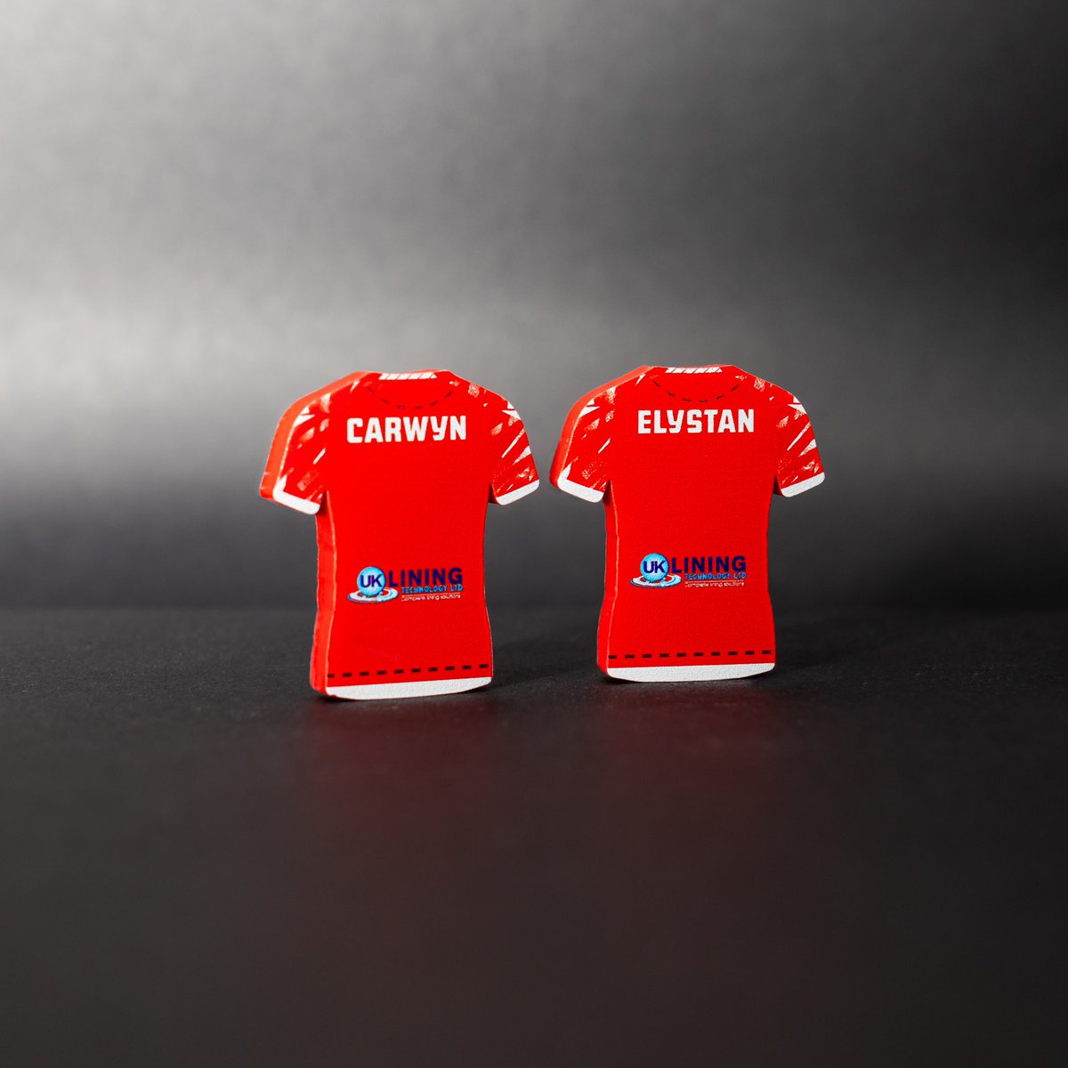 YrGameYrName's tweet image. Custom tactic board magnets for CPD Cerrigydrudion, featuring players’ names on the back 🔥⚽️ 

Need your team’s names or numbers? We’ve got you covered – bespoke, sharp, and ready for action! 

#BespokeMagnets #CustomDesign #TacticBoard #FootballGear #GameChanger