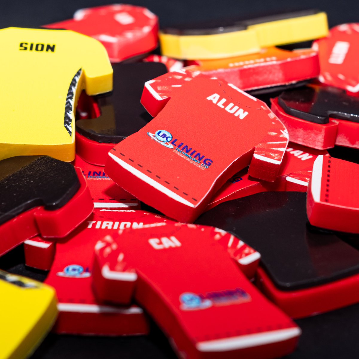 YrGameYrName's tweet image. Custom tactic board magnets for CPD Cerrigydrudion, featuring players’ names on the back 🔥⚽️ 

Need your team’s names or numbers? We’ve got you covered – bespoke, sharp, and ready for action! 

#BespokeMagnets #CustomDesign #TacticBoard #FootballGear #GameChanger