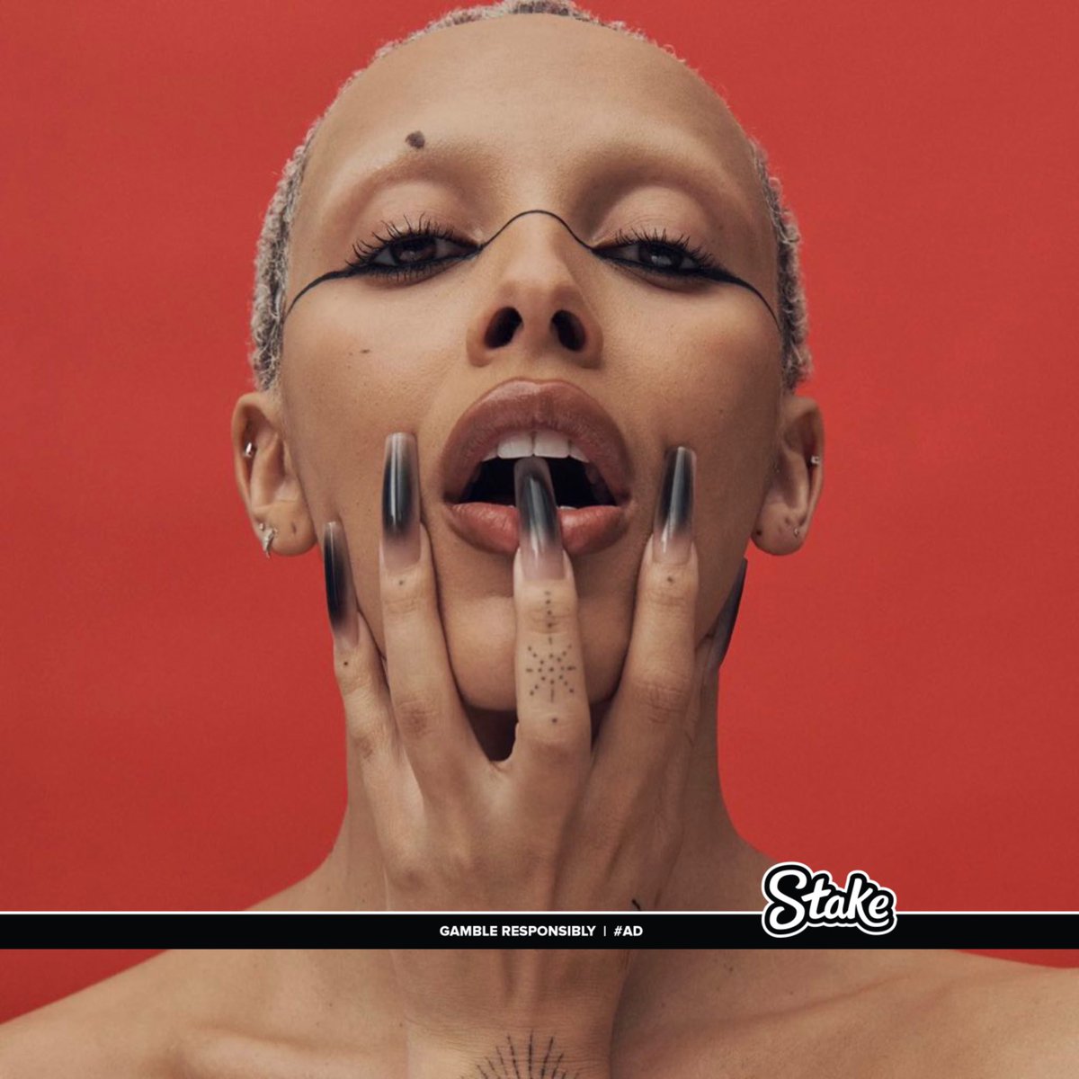 PrimeThread_'s tweet image. 10 unknown facts about Amala Ratna Zandile Dlamini “Doja Cat” 🐈 ✨

- Thread 🧵 

1. She never met her father since she was born