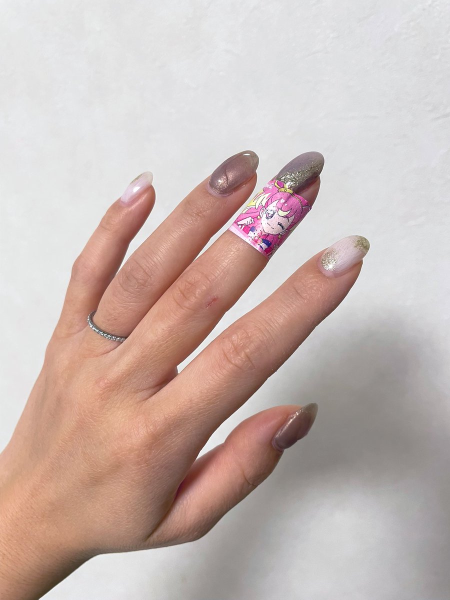ayunpoko's tweet photo. ボダムのグラスは割るし、
包丁で指切るし
キズパワーパッド取ったら
皮取れて血止まらんし
とことんいいことないな〜😇
彩羽がくれた絆創膏で応急処置🩹
コロナうつらなかったのだけは奇跡🙏🏻 https://t.co/Iv0qMGhysE