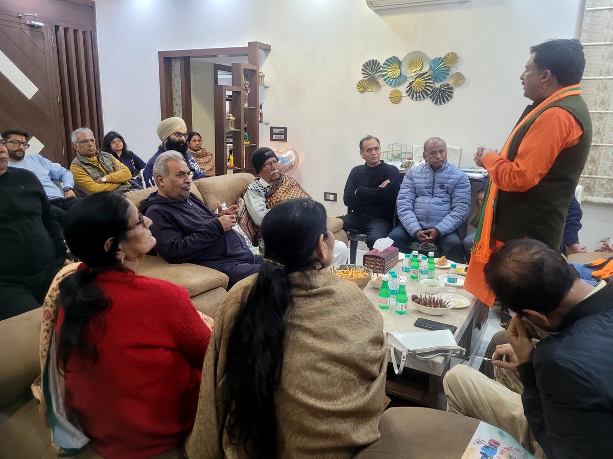 Pardeep_Poonch's tweet photo. Vote&Support
Bharatiya Janta Party के जनसंपर्क अभियान के तहत आज विरेन्द्र नगर,मे #Ashish_Sood जी के पक्ष में ओर दिल्ली के विकास के लिए वोट करने की अपील की ।
#PardeepSharma
#EX_MLC https://t.co/zS8syvIVDw