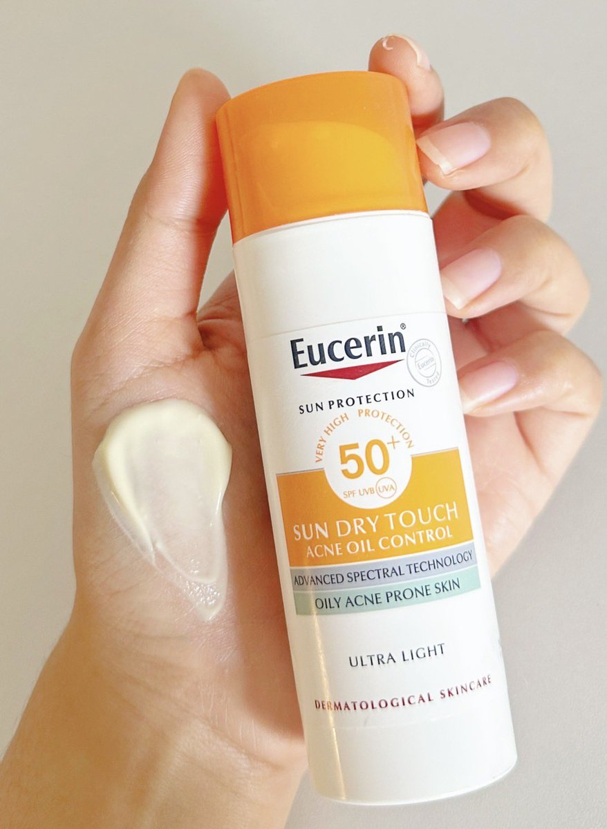 เรื่องกันแดดไว้ใจ Eucerin เถอะเขาทำถึง ตัวนี้ Eucerin Sun Dry Touch เหมาะกับผิวมันที่สุด ปกป้องสูงมาก แล้วที่ชอบที่สุดเพราะเป็นกันแดดที่มี Licochalcone A เป็น AOX ประสิทธิภาพสูง ที่ช่วยปกป้องผิวจาก แสงสีฟ้า แล้วยังปกป้องรังสี UVA/UVB อีก แล้วจะบอกว่า แสงสีฟ้า เป็นตัวทำร้ายผิวชั้นลึกที่สุดของเราด้วย อันตรายมากแกก แถมยังมี Carnitine ที่สามารถลดความมันส่วนเกิน ลดสาเหตุการเกิดสิวได้ด้วยย ทำถึงสุดๆ ช่วยลดสิว คุมมัน 12 ชั่วโมง กันน้ำ กันเหงื่อ เหมาะสำหรับผิวมันเป็นสิวง่าย 
มีเนื้อบางเบา ซึมง่าย ไม่รบกวนเมคอัพลงก่อนแต่งหน้าได้เลยไม่ขุย ไม่มัน ไม่หยือ เป็นกันแดดที่ทำถึงมากกกก เป็นหนึ่งตัวที่ชอบมากใน 2024 ค่ะ ⭐️

แปะพิกัดไว้ให้น้าา : https://t.co/PTUDLdIbKm

#ป้ายยาสกินแคร์ #สิว #รีวิวจริงใช้จริง #ครีมกันแดด #EucerinThailand #EucerinSunDryTouch