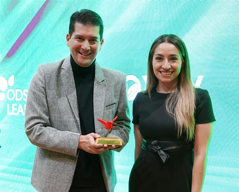 La <a href="/lacamaradequito/">Cámara de Comercio de Quito</a> y Oxify <a href="/krugercorp/">Kruger Corp</a> reconocieron a <a href="/MovistarEC/">Movistar Ecuador</a> como empresa "ODS Leader Latam"; por sus acciones y prácticas #ESG y #sostenibilidad, para contribuir al cumplimiento de los #ODS

#AliadoDigitalDelEcuador
👇
linkedin.com/posts/luisbena…